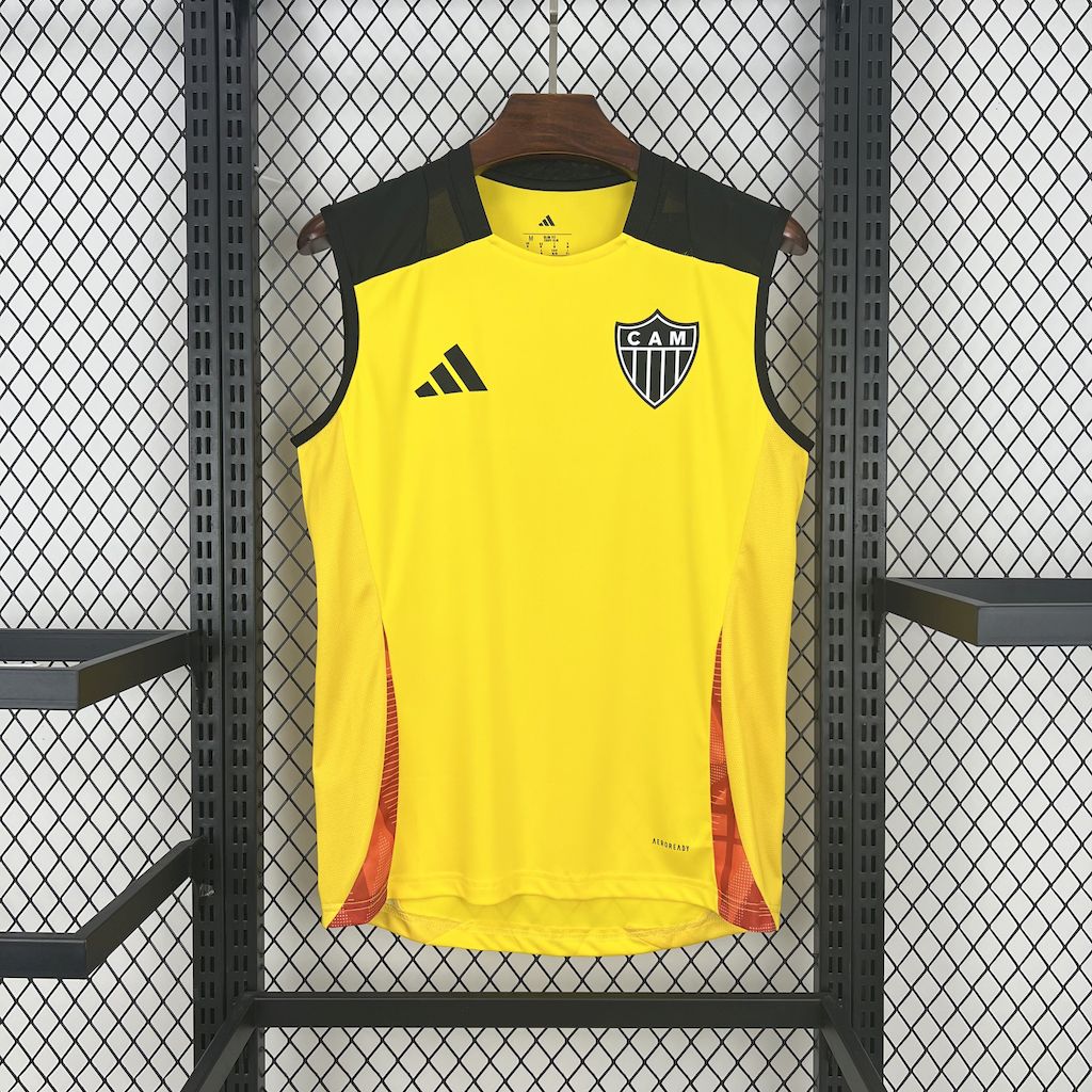 Coletes amarelos antes da partida Atlético Mineiro 2025/26 Masculino